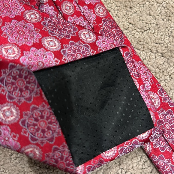 MENS RED SILK TIE - Picture 4 of 4